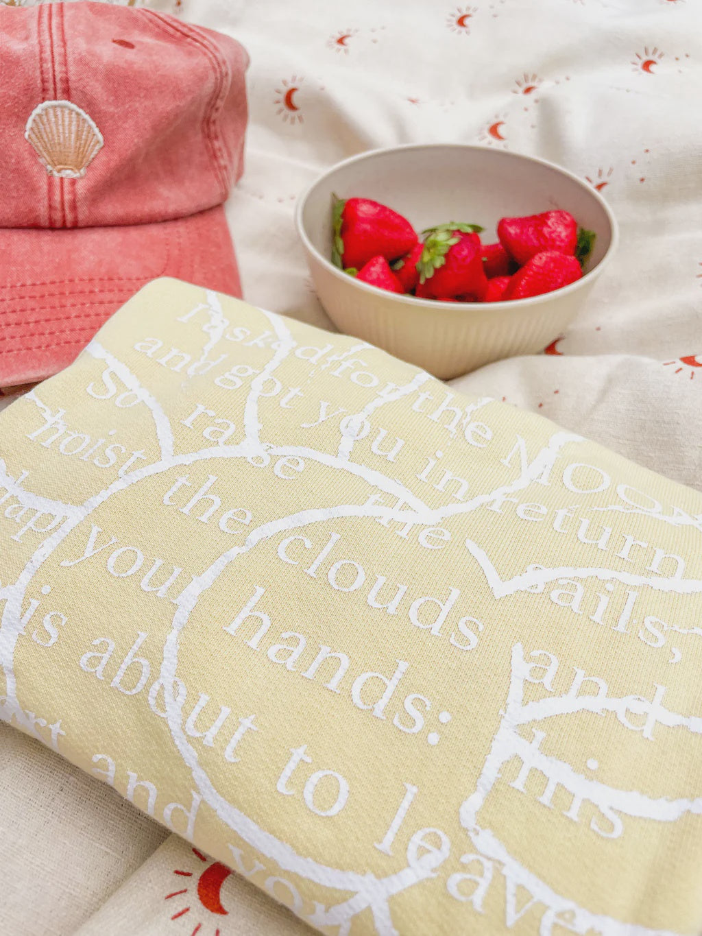 Elle and rapha | Sweater little sun x moon butter yellow