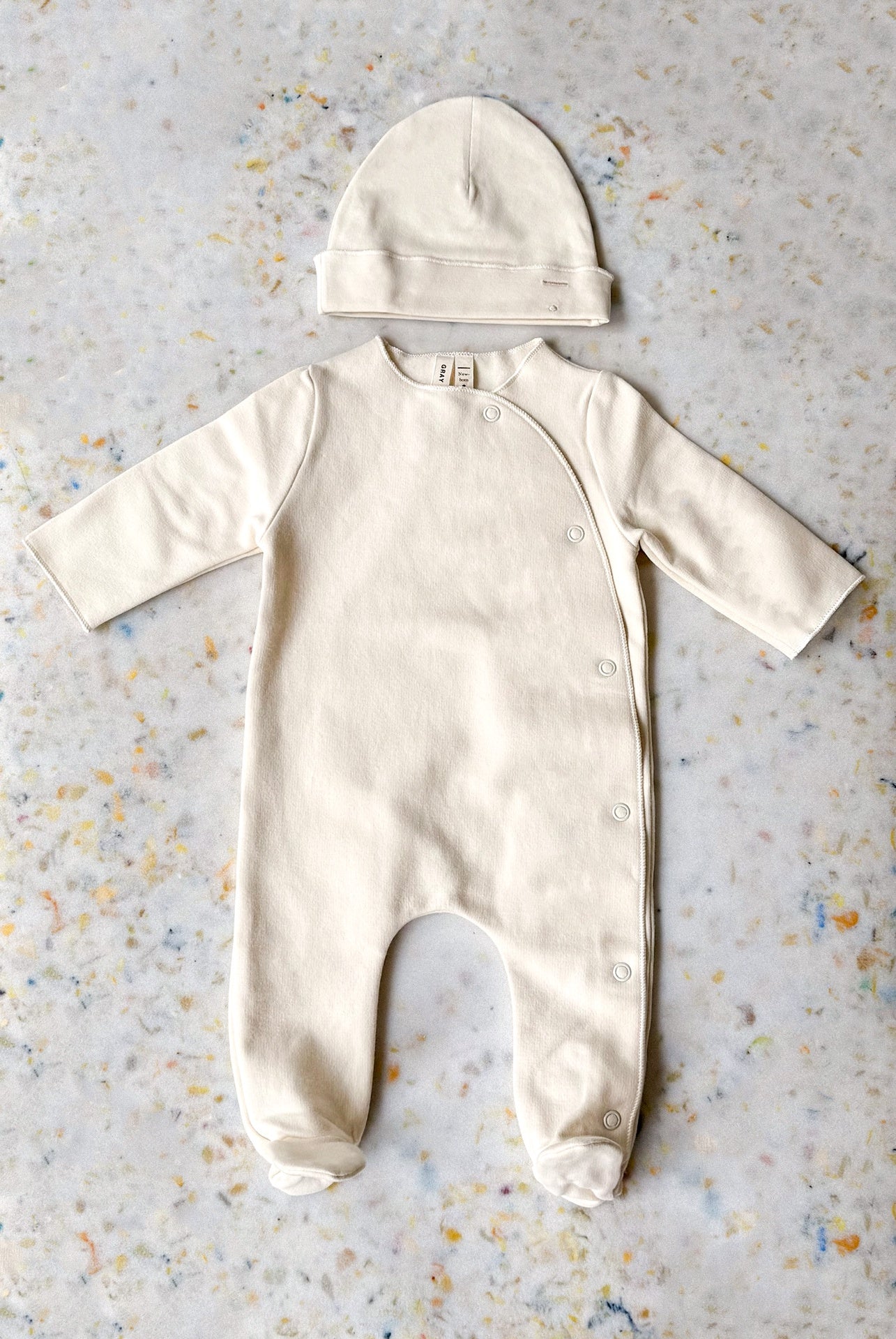 Gray label | Newborn Essentials set
