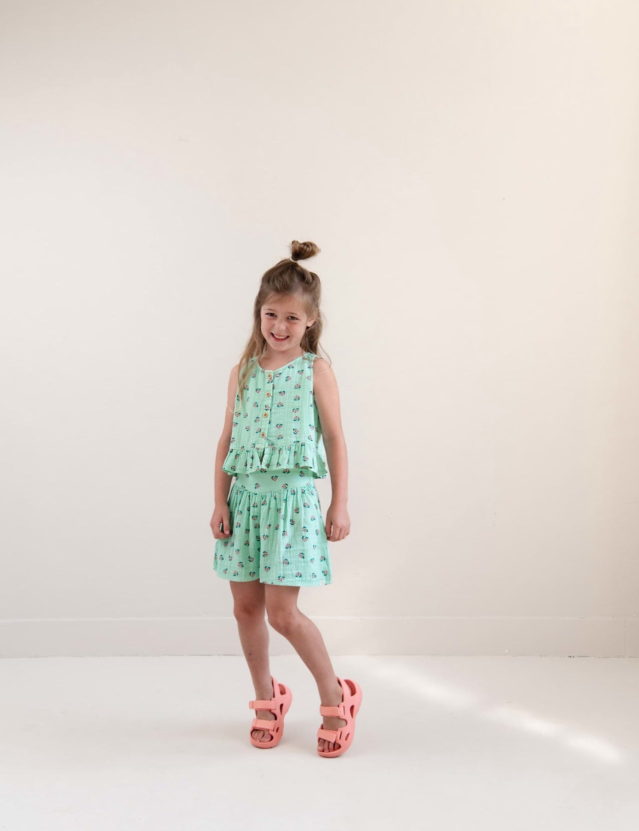 Jenest | Summer shorts flower aop | Fresh green