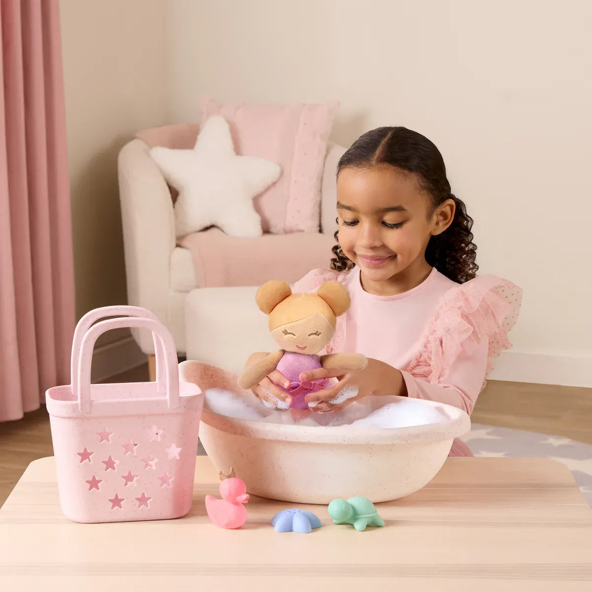 LullaBaby Badpop met Accessoires in Mandje Roze