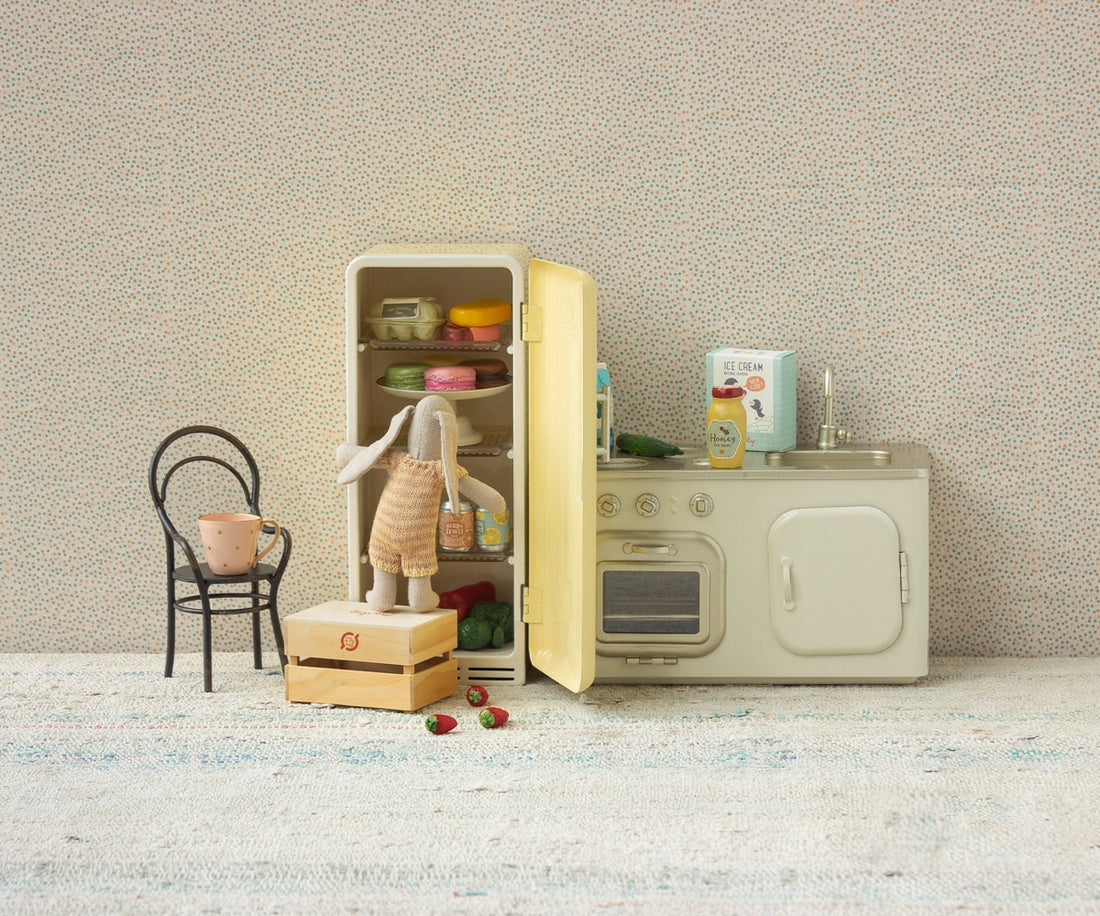 Maileg - Miniature fridge yellow