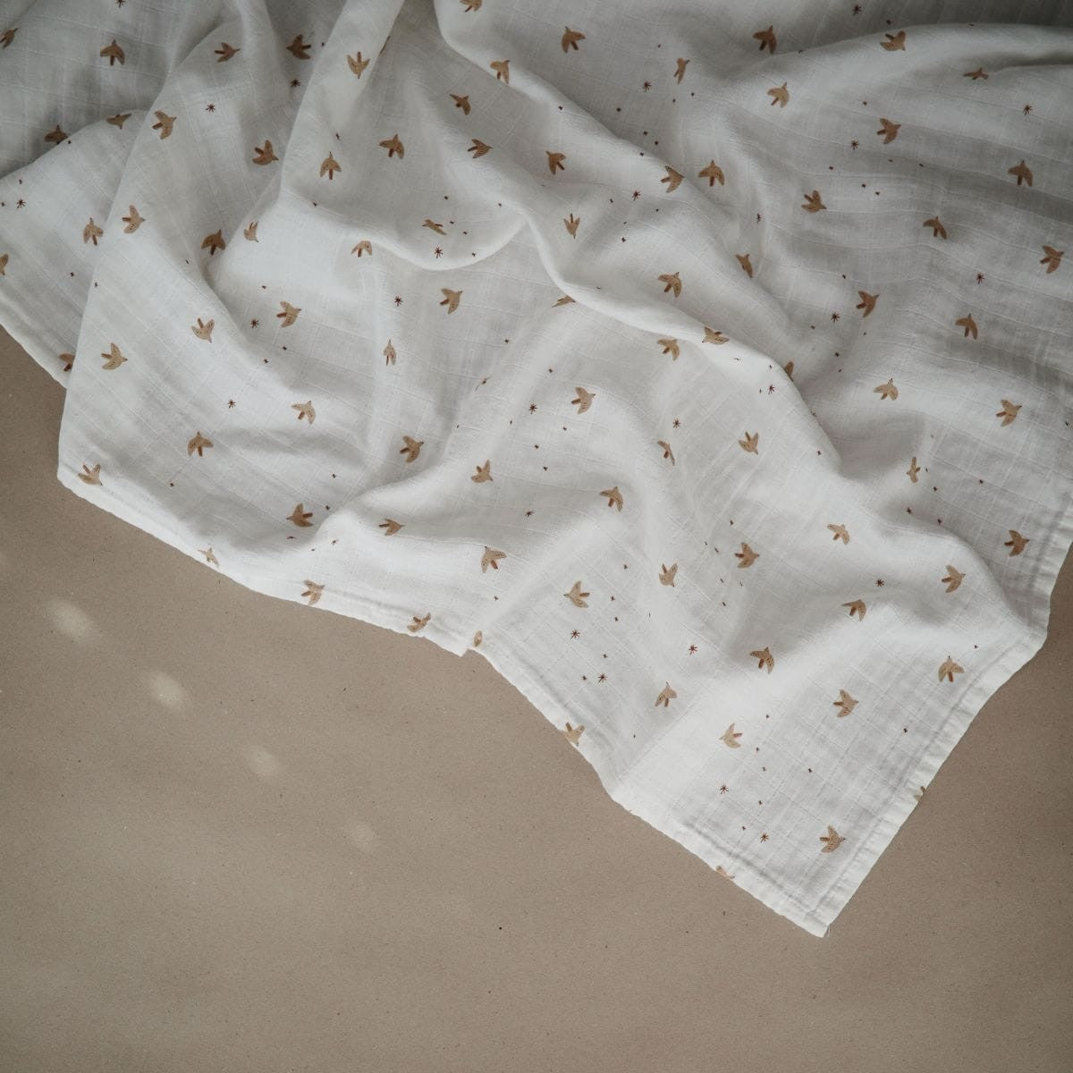 Mushie | Swaddle 120x120 Sparrow
