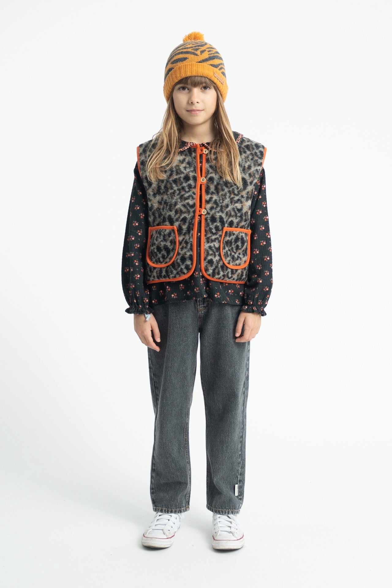 Piupiuchick | Peter pan collar blouse black w/ flowers