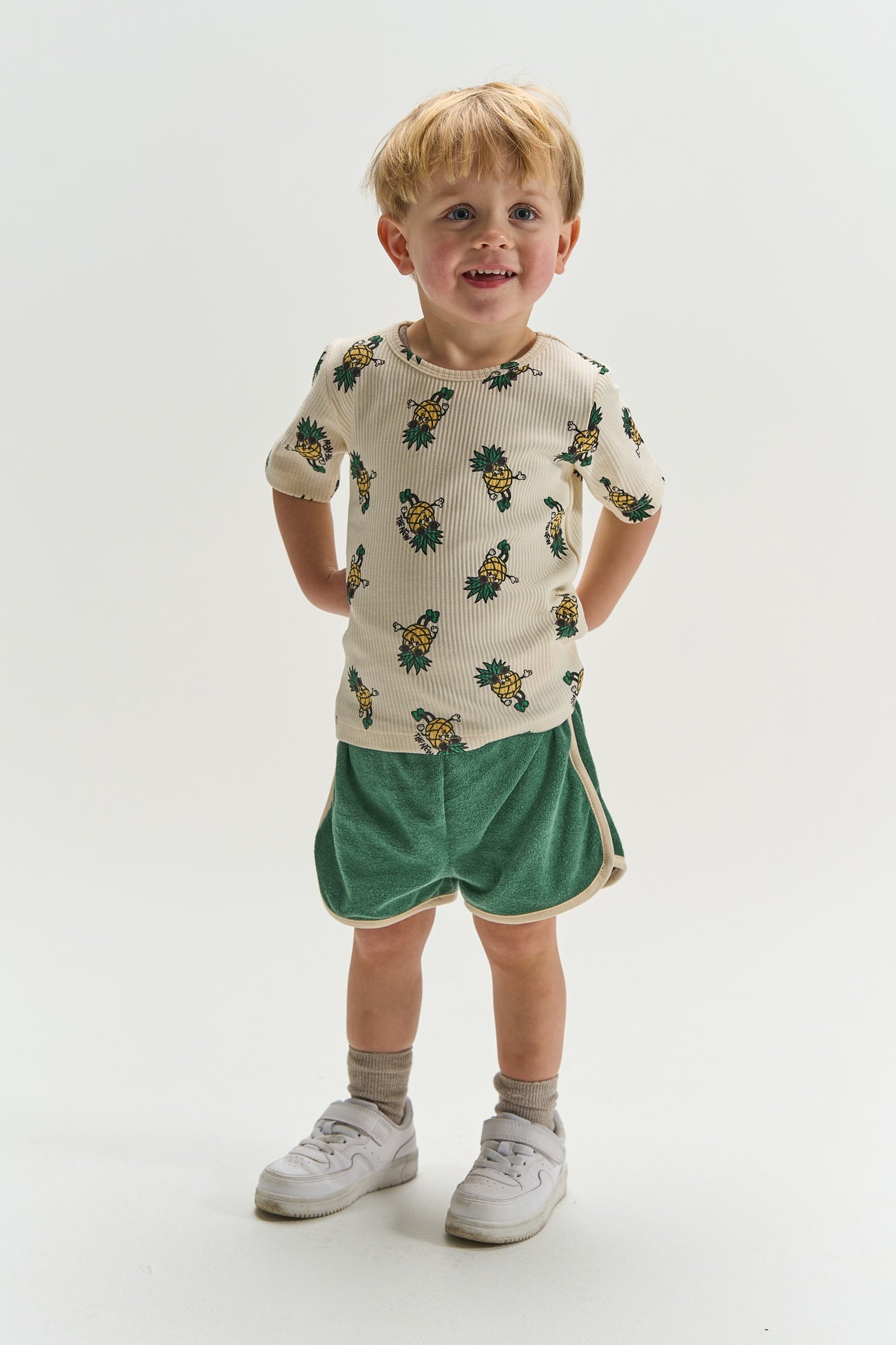 The New Siblings Terry shorts posy green